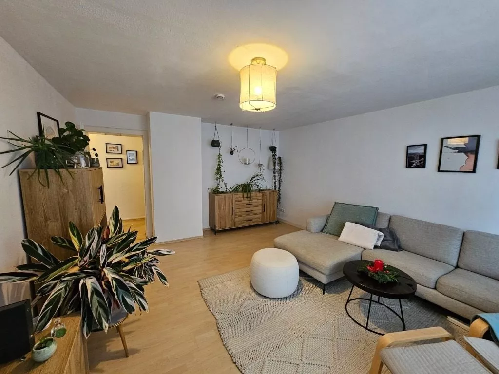 Immobilienangebot - Karlsruhe - Alle - WG geeignete 3 Zimmer-Wohnung in Karlsruhe-Südstadt zu vermieten