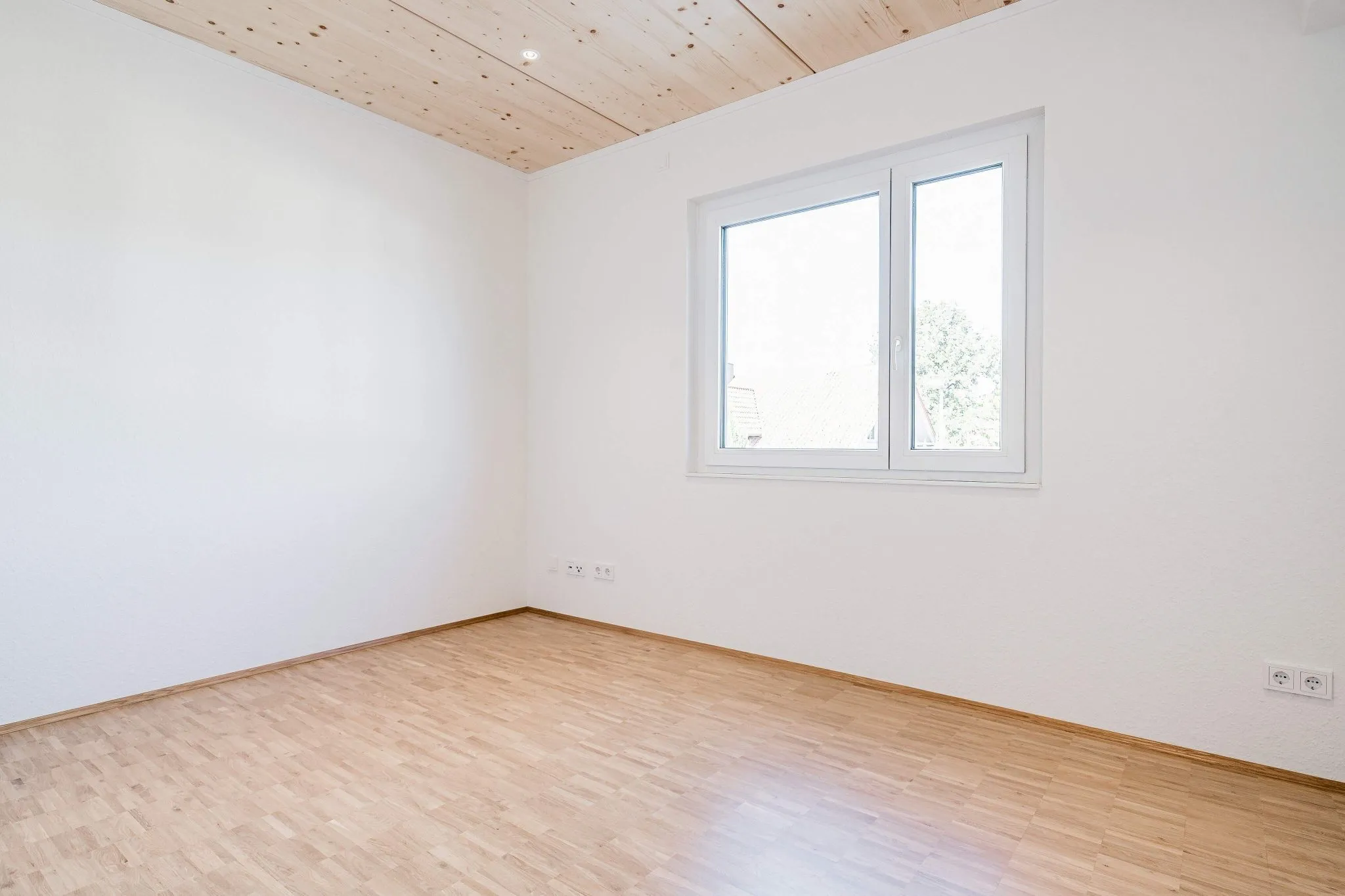 3LangKinderzimmer/ Vergleichsobjekt Immobilienangebot - Dettenheim - Alle - Schnell sichern ! :NEUBAU: 4 Zimmerwohnung im 2. Obergeschoss mit Loggia