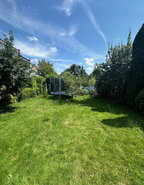 Immobilienangebot - Karlsruhe - Alle - PERLE IN KARLSRUHE-WEIHERFELD! Doppelhaushälfte mit Terrasse und großem Garten!