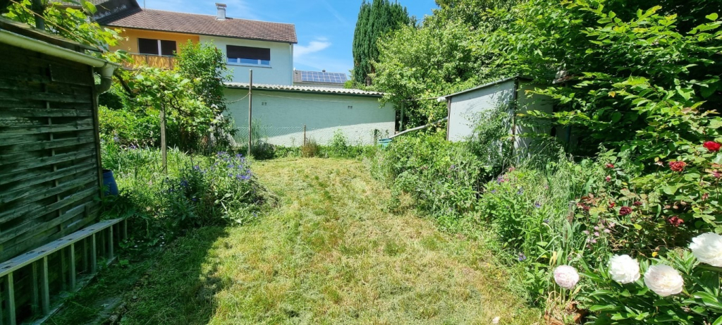 Immobilienangebot - Rastatt - Alle - Schöner Garten mit kleiner DHH in ruhiger Lage von Rastatt zu verkaufen!