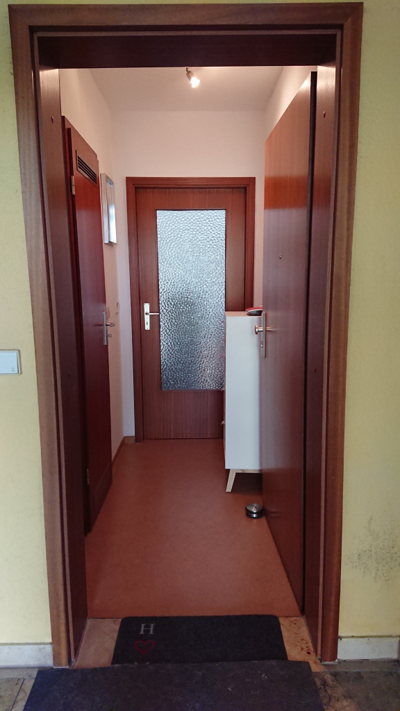 Immobilienangebot - Karlsruhe - Alle - Schöne 1 ZWG mit Balkon und TG-Stellplatz mit WBS zu vermieten!