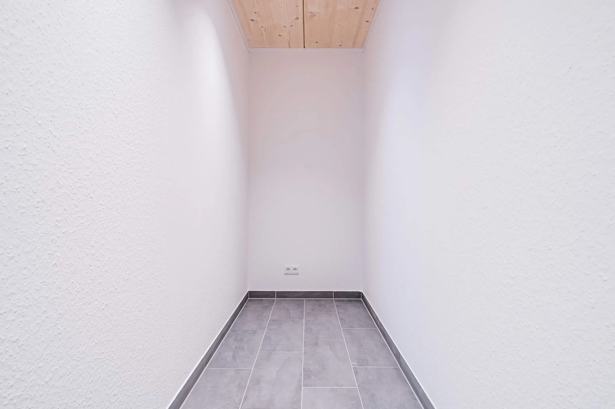 7LangAbstellraum/ Vergleichsobjekt Immobilienangebot - Dettenheim - Alle - Schnell sichern ! :NEUBAU: 4 Zimmerwohnung im 2. Obergeschoss mit Loggia
