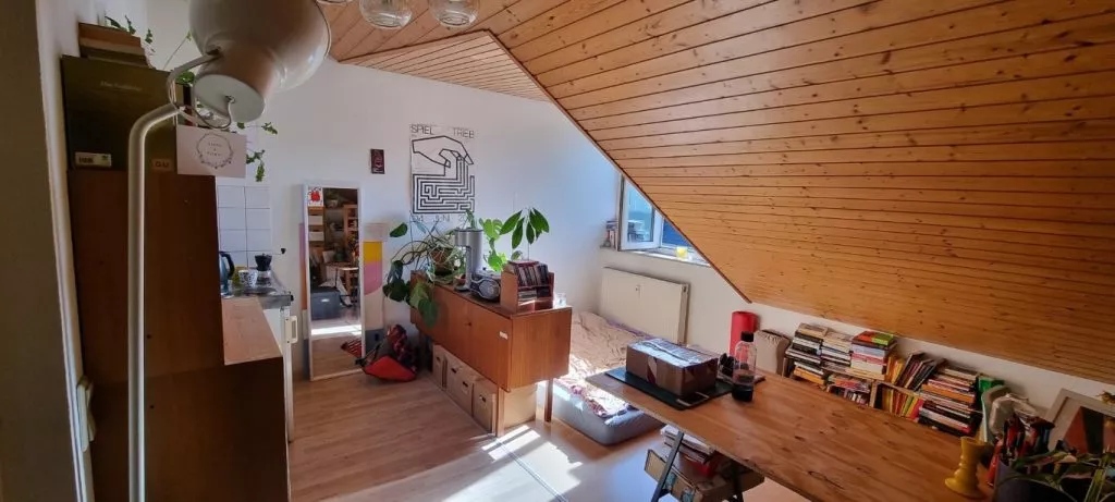 Immobilienangebot - Karlsruhe - Alle - :NEU: 1 Zimmer Dachgeschosswohnung mit TG-Stellplatz in zentraler Lage !
