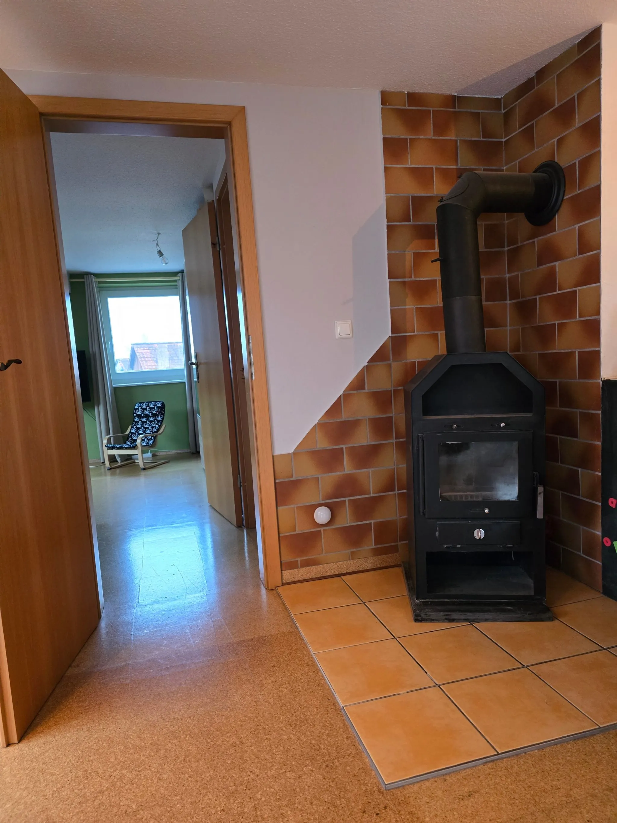 4LangOfen Immobilienangebot - Iffezheim - Alle - 3 Zimmer Wohnung mit 59 m² Dachterrasse, Garage und eingenemen Treppenaufgang