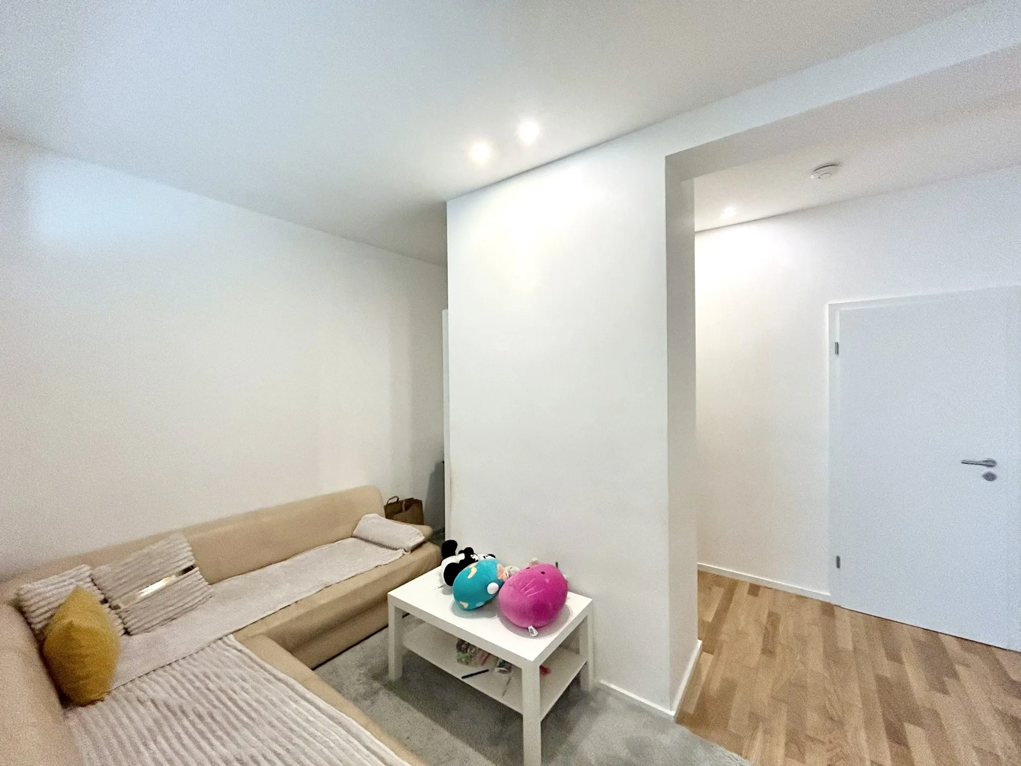 Immobilienangebot - Karlsruhe - Alle - Moderne 2-Zimmer-Wohnung mit Einbauküche und Tageslichtbad