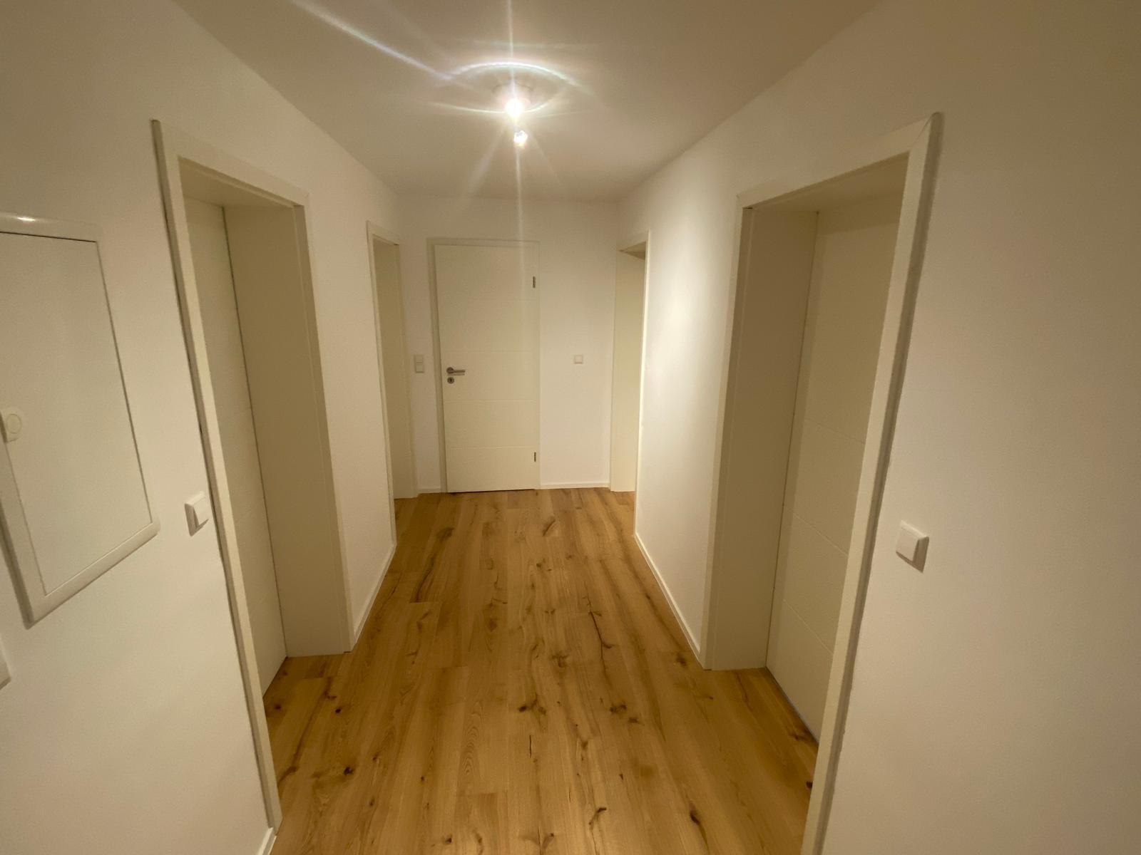 2LangGeräumiger Flur Immobilienangebot - Karlsruhe - Alle - Einladendes WG-Zimmer – komplett möbliert, zentral & all inklusive