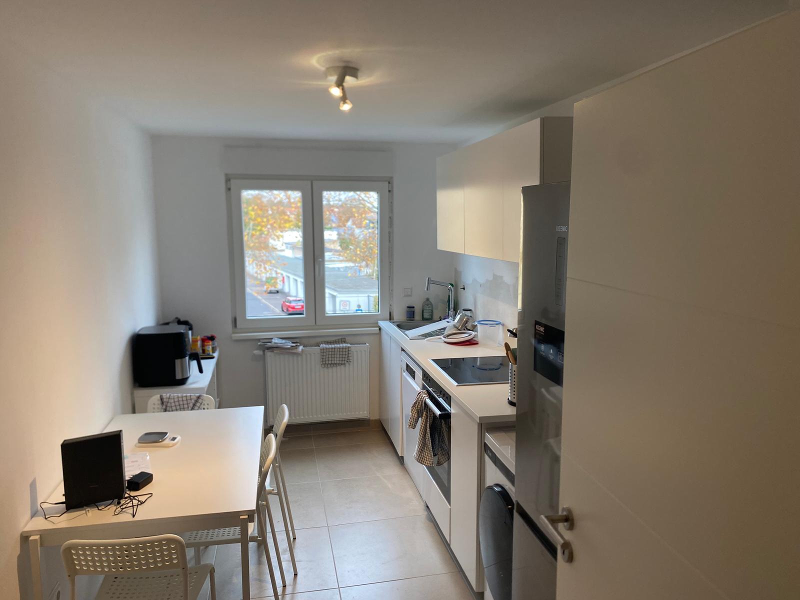 1LangVollausgestattete Küche Immobilienangebot - Karlsruhe - Alle - Einladendes WG-Zimmer – komplett möbliert, zentral & all inklusive