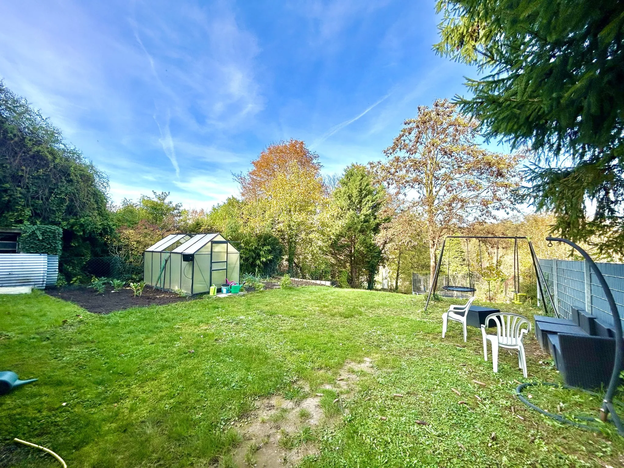 Immobilienangebot - Linkenheim-Hochstetten - Alle - Sanieretes Einfamilienhaus mit großzügigem Garten und Scheune