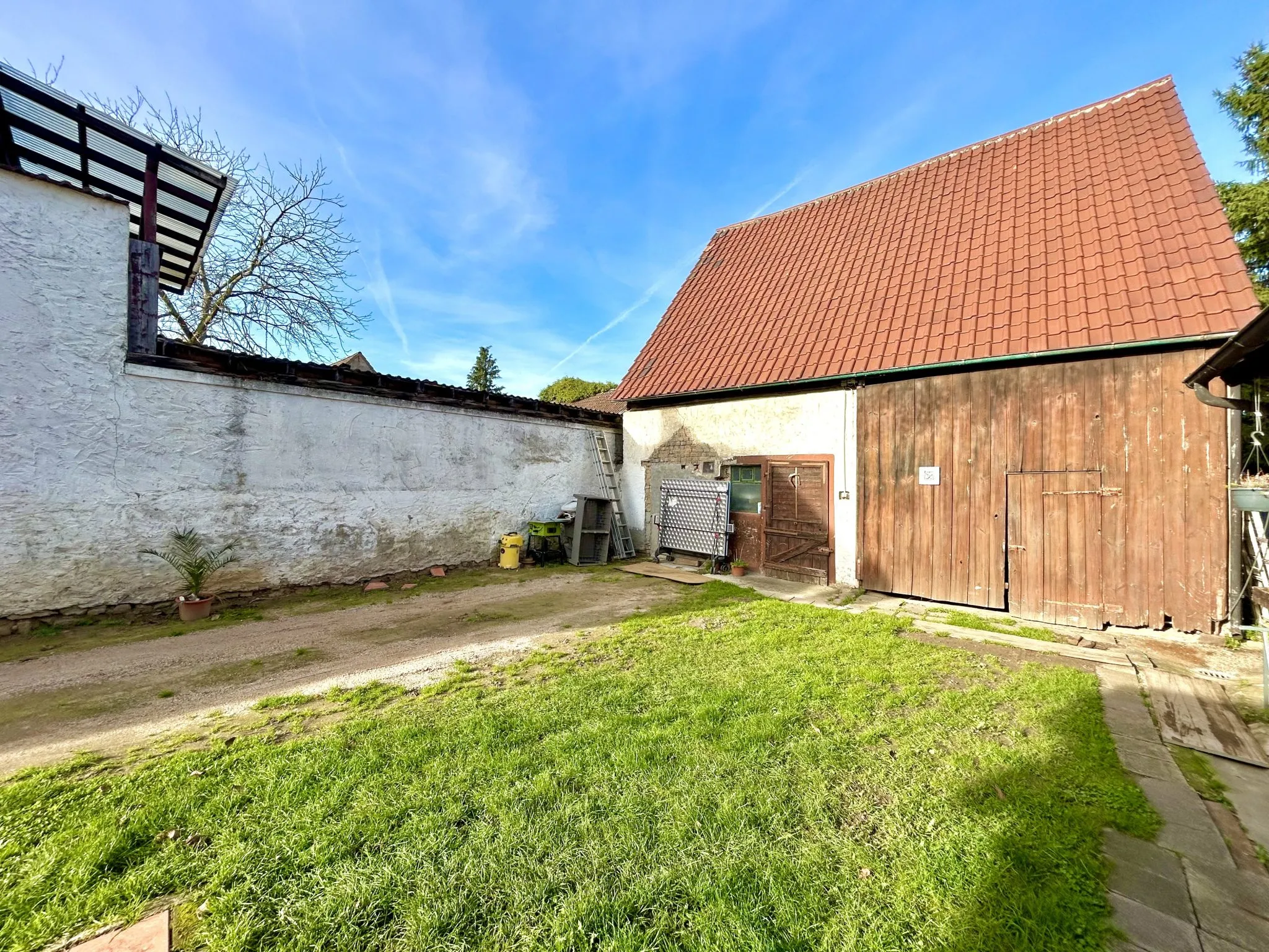Immobilienangebot - Linkenheim-Hochstetten - Alle - Sanieretes Einfamilienhaus mit großzügigem Garten und Scheune