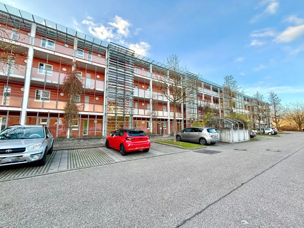 Immobilienangebot - Karlsruhe - Alle - Ab 60 Jahren: Seniorengerechte 2-Zimmer-Wohnung mit Balkon und TG-Stellplatz