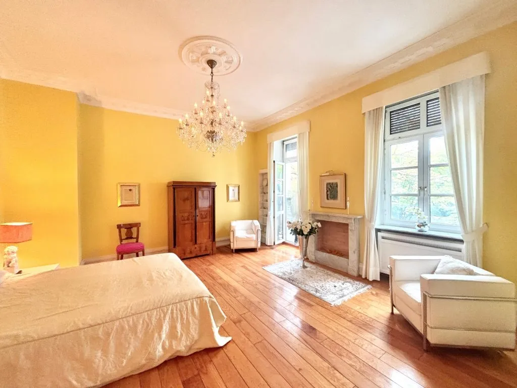 Immobilienangebot - Karlsruhe - Alle - Wohnen in erstklassiger Lage – Stilvolle Altbauwohnung mit Blick auf das Badische Staatstheater
