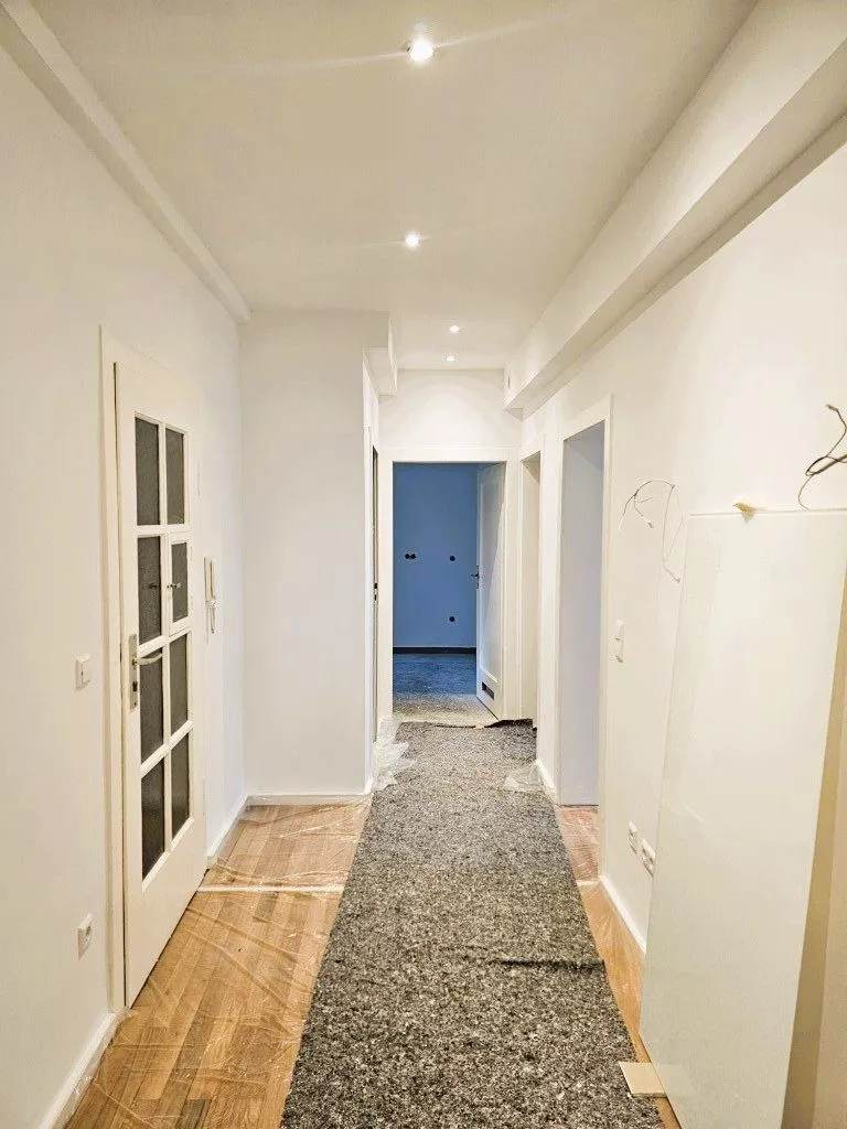 1LangFlur_Eingangsbereich Immobilienangebot - Karlsruhe - Alle - Wohnen mit Stil: Neu renovierte 4-Zimmerwohnung mit Altbaucharme in zentraler Lage von Karlsruhe