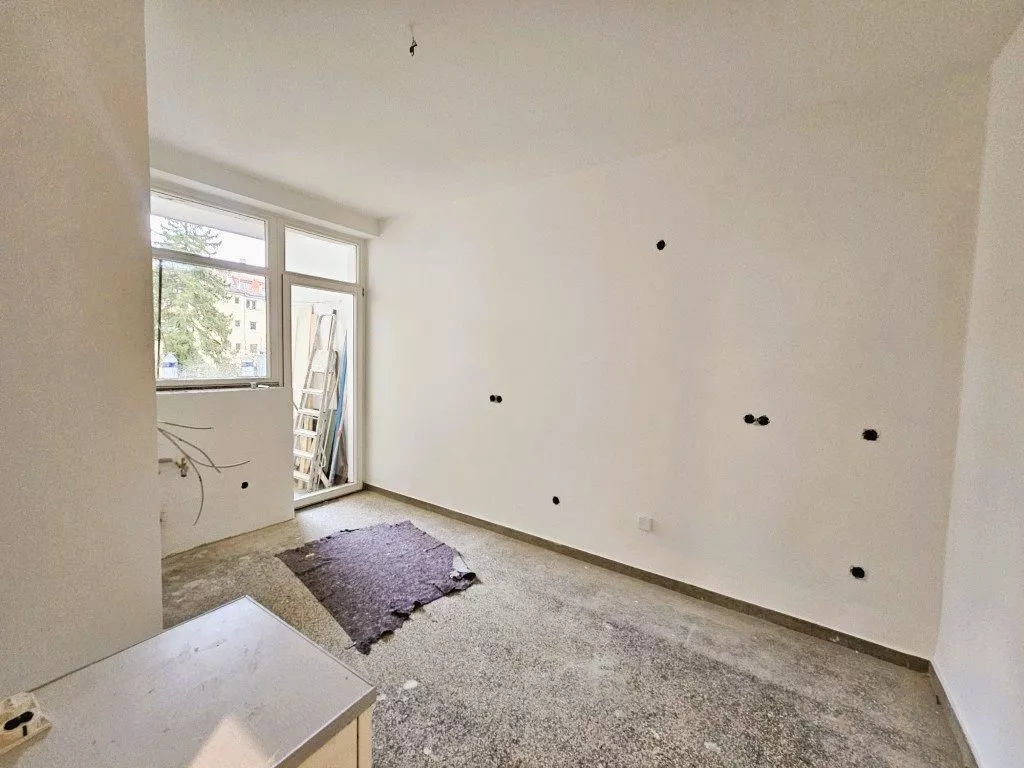 8LangKüche Immobilienangebot - Karlsruhe - Alle - Wohnen mit Stil: Neu renovierte 4-Zimmerwohnung mit Altbaucharme in zentraler Lage von Karlsruhe
