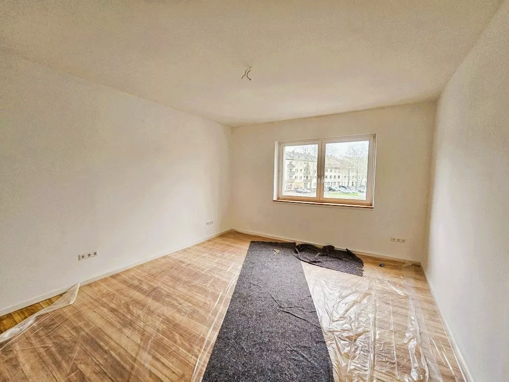 4LangZimmer Immobilienangebot - Karlsruhe - Alle - Wohnen mit Stil: Neu renovierte 4-Zimmerwohnung mit Altbaucharme in zentraler Lage von Karlsruhe