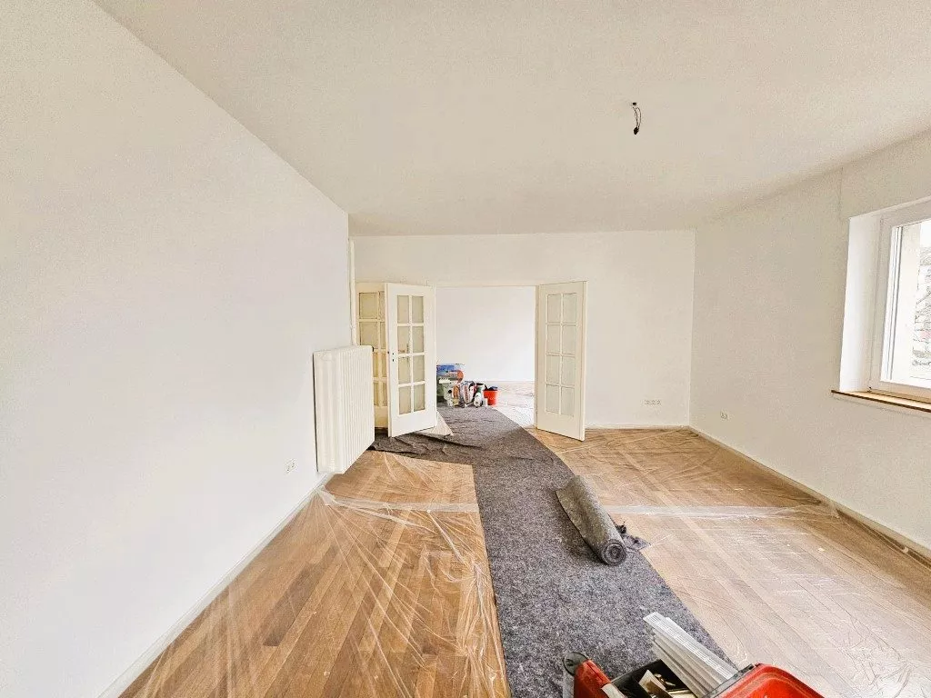 2LangZimmer Immobilienangebot - Karlsruhe - Alle - Wohnen mit Stil: Neu renovierte 4-Zimmerwohnung mit Altbaucharme in zentraler Lage von Karlsruhe