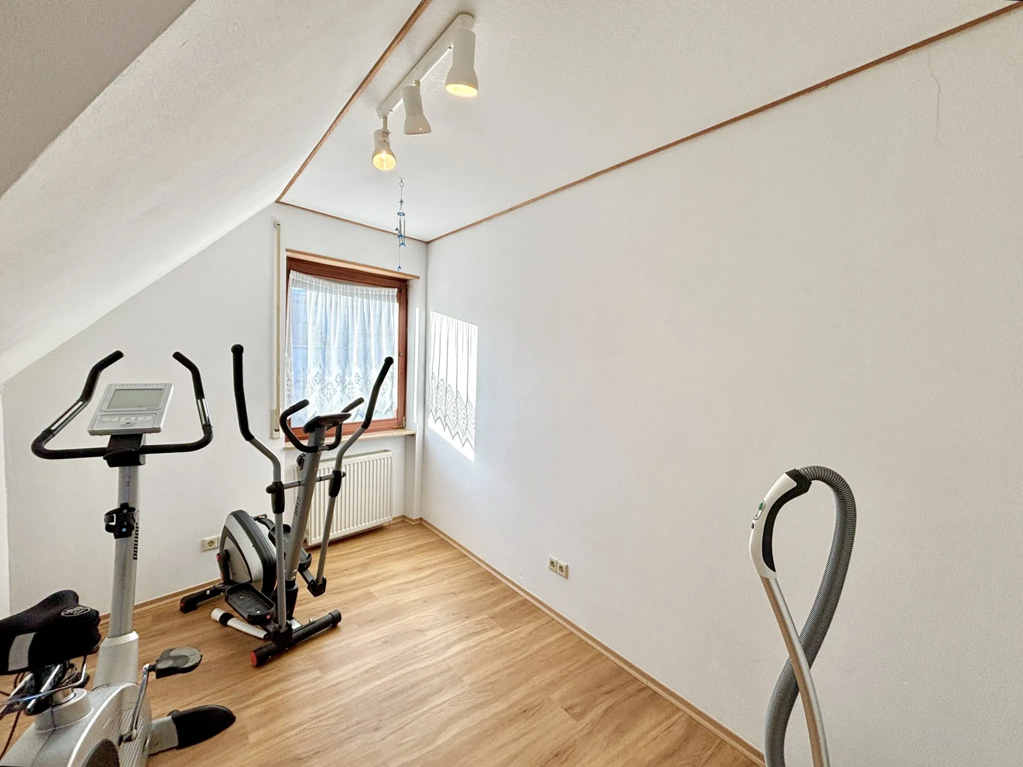 Immobilienangebot - Wörth am Rhein - Alle - Flexibel nutzbar: Gepflegte 3-Zimmer-ETW mit 2 Balkonen & Garage – ideal für Eigennutzer & Anleger!