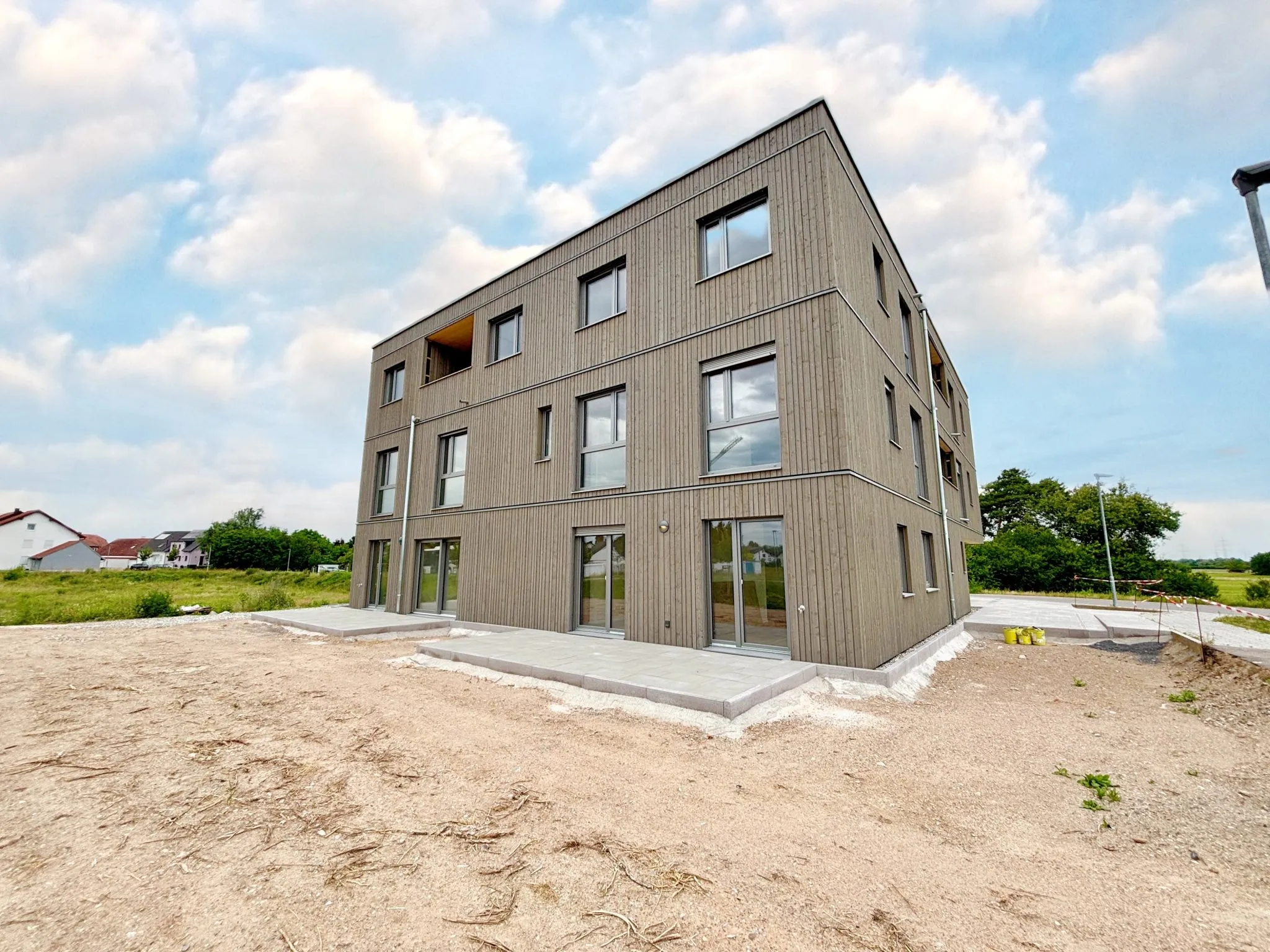 Immobilienangebot - Dettenheim - Alle - Neubauwohnung mit Weitblick: 5 Zimmer, 2 Loggien und 2 Stellplätze