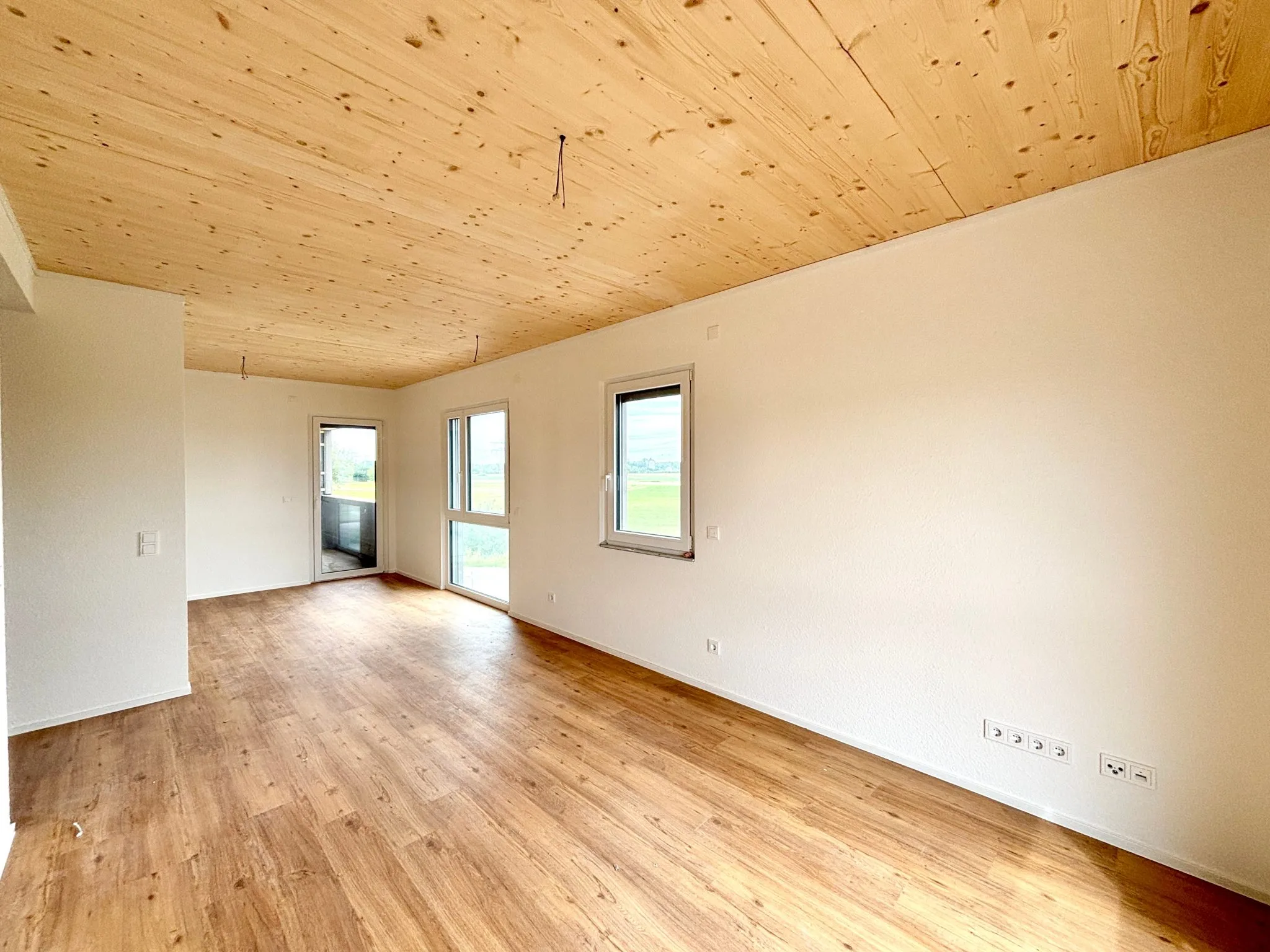 Immobilienangebot - Dettenheim - Alle - Neubauwohnung mit Weitblick: 5 Zimmer, 2 Loggien und 2 Stellplätze