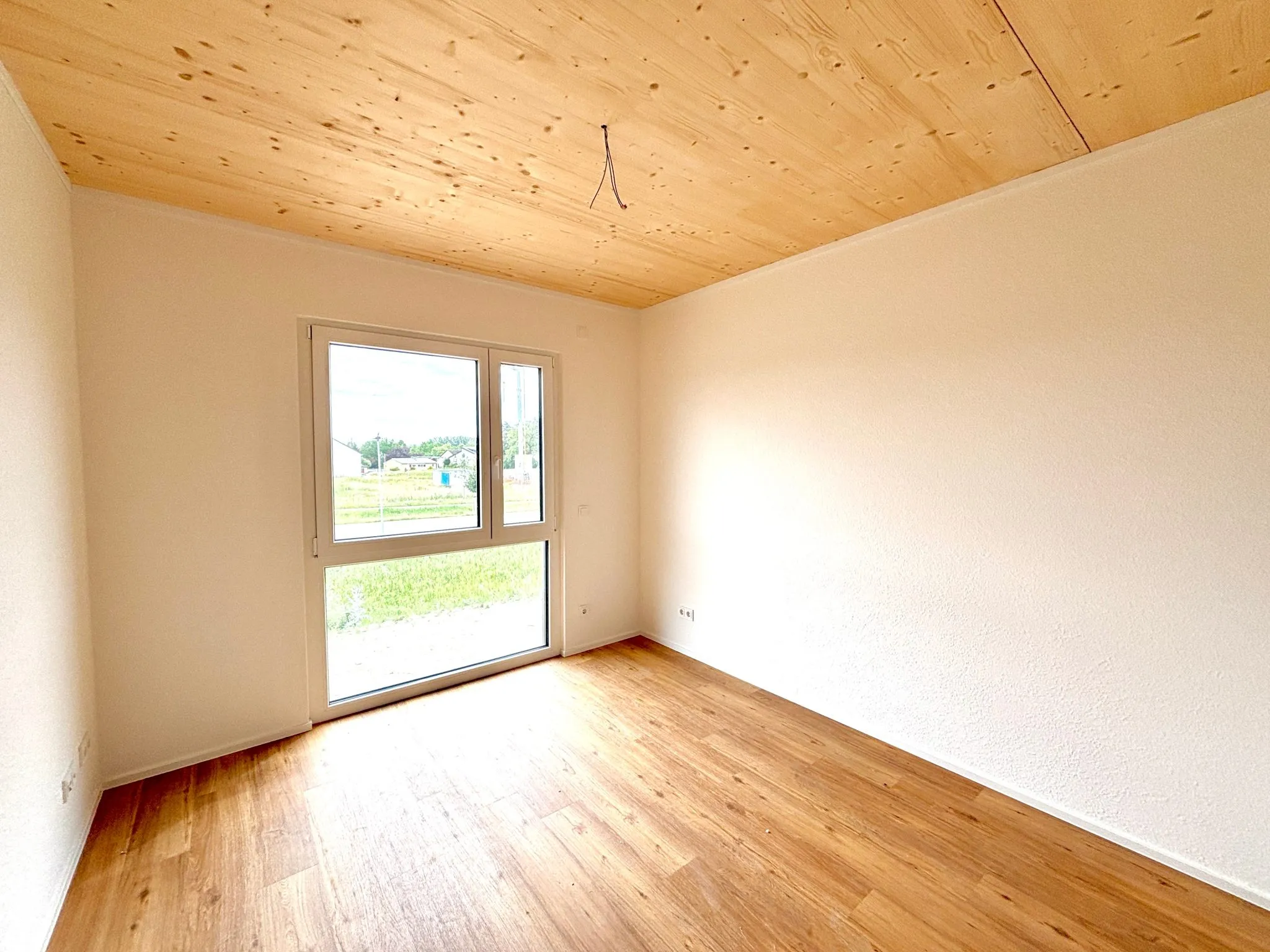 Immobilienangebot - Dettenheim - Alle - Neubauwohnung mit Weitblick: 5 Zimmer, 2 Loggien und 2 Stellplätze