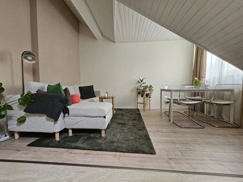 Immobilienangebot - Karlsruhe - Alle - ++Kapitalanlage++ Moderne 2-Zimmer-Dachgeschosswohnung mit Garagenstellplatz in Südstadtlage
