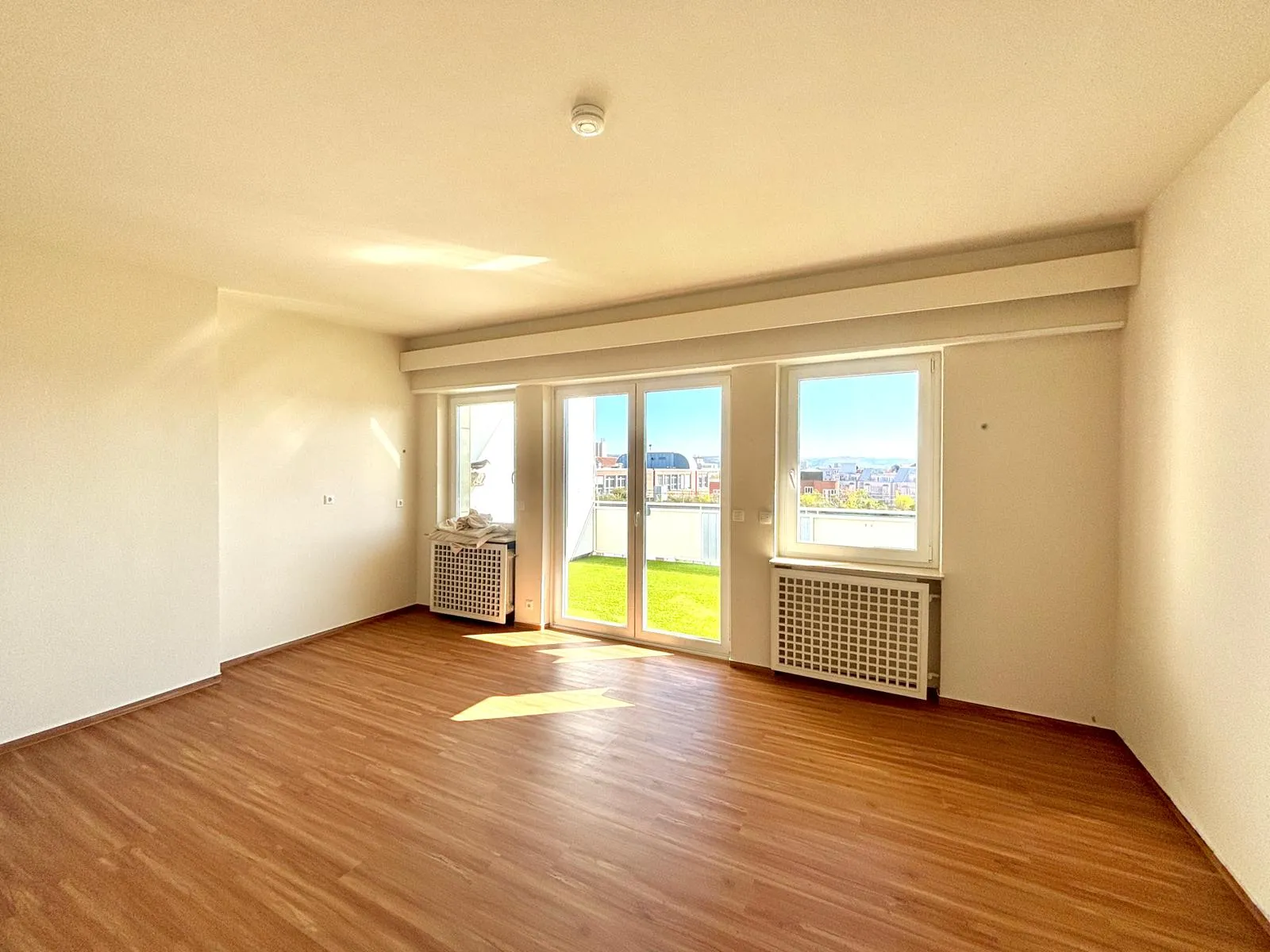 2LangSchlafzimmer Immobilienangebot - Karlsruhe - Alle - Wohnen über den Dächern von Karlsruhe