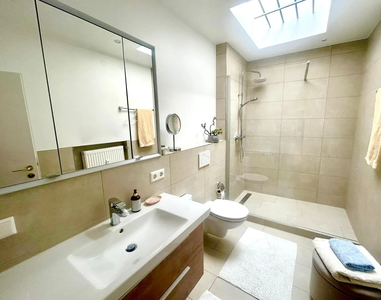 1LangBadezimmer Immobilienangebot - Karlsruhe - Alle - Wohnen über den Dächern von Karlsruhe