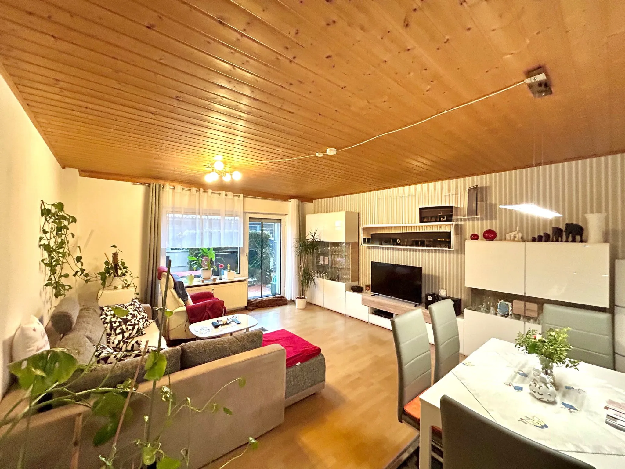 Immobilienangebot - Linkenheim-Hochstetten - Alle - Starke Rendite & langfristige Vermietung – 12-Familienhaus in Linkenheim-Hochstetten
