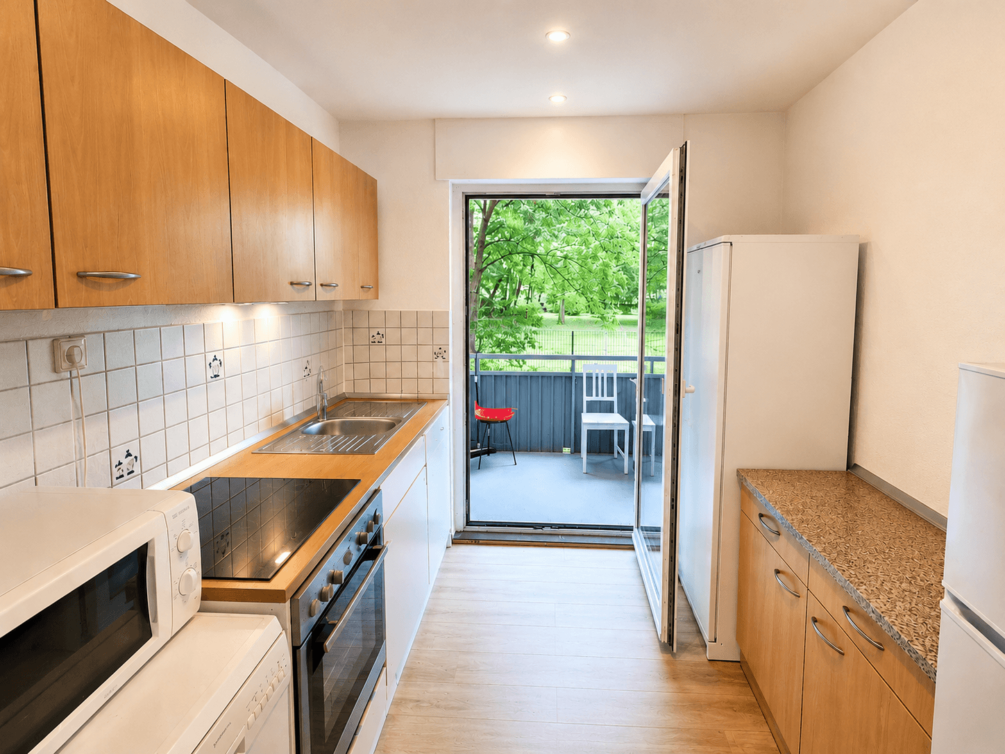 Immobilienangebot - Karlsruhe - Alle - Kapitalanlage mit Potenzial ! Helle 3 Zimmer EG Wohnung ++ zwei Balkone ++ Karlsruhe-Nordstadt ++