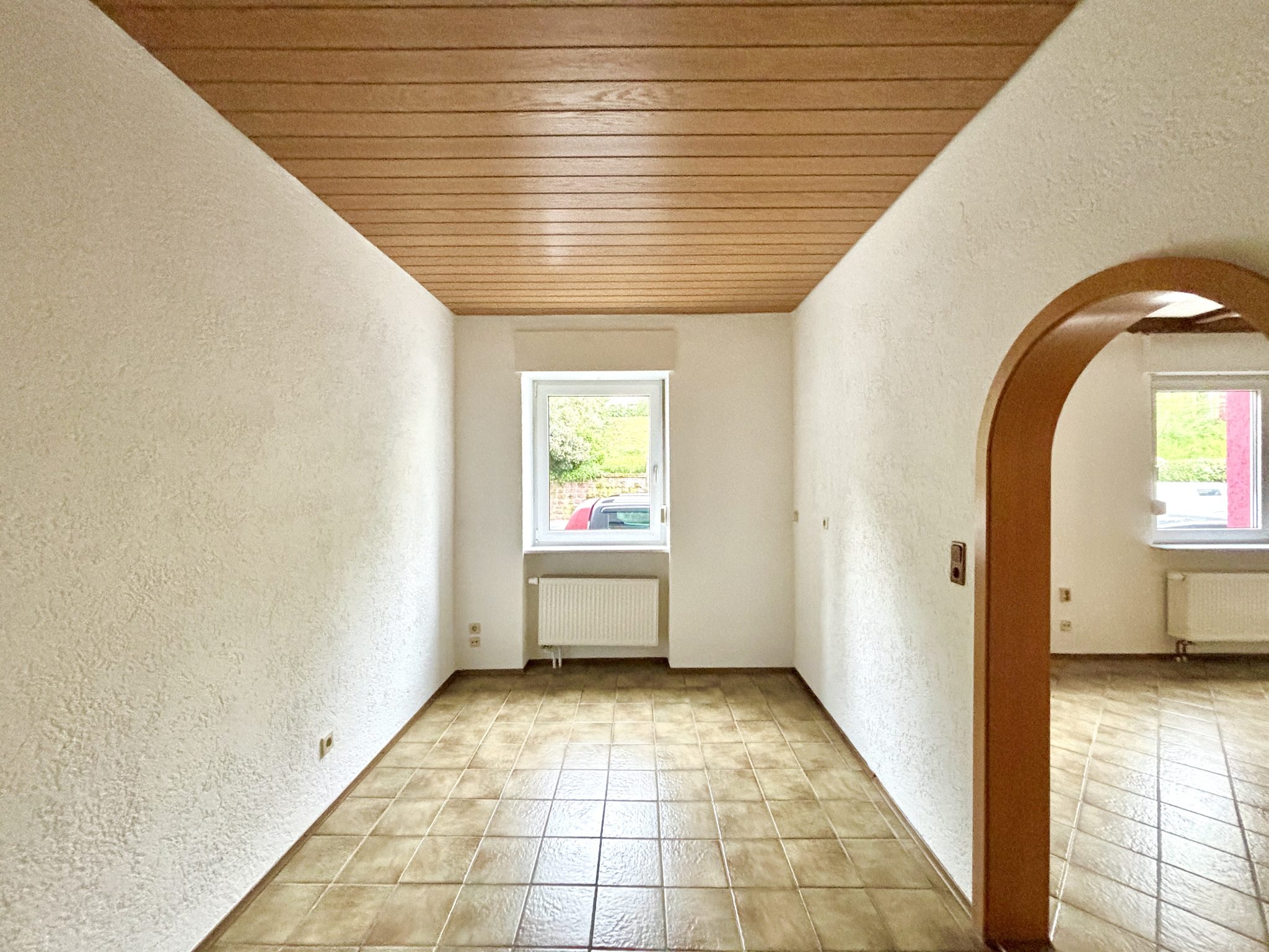 1LangAngrenzendes Ess- oder Arbeitszimmer Immobilienangebot - Karlsruhe - Alle - Gepflegte 2,5-Zimmer-Wohnung in begehrter Lage von Durlach