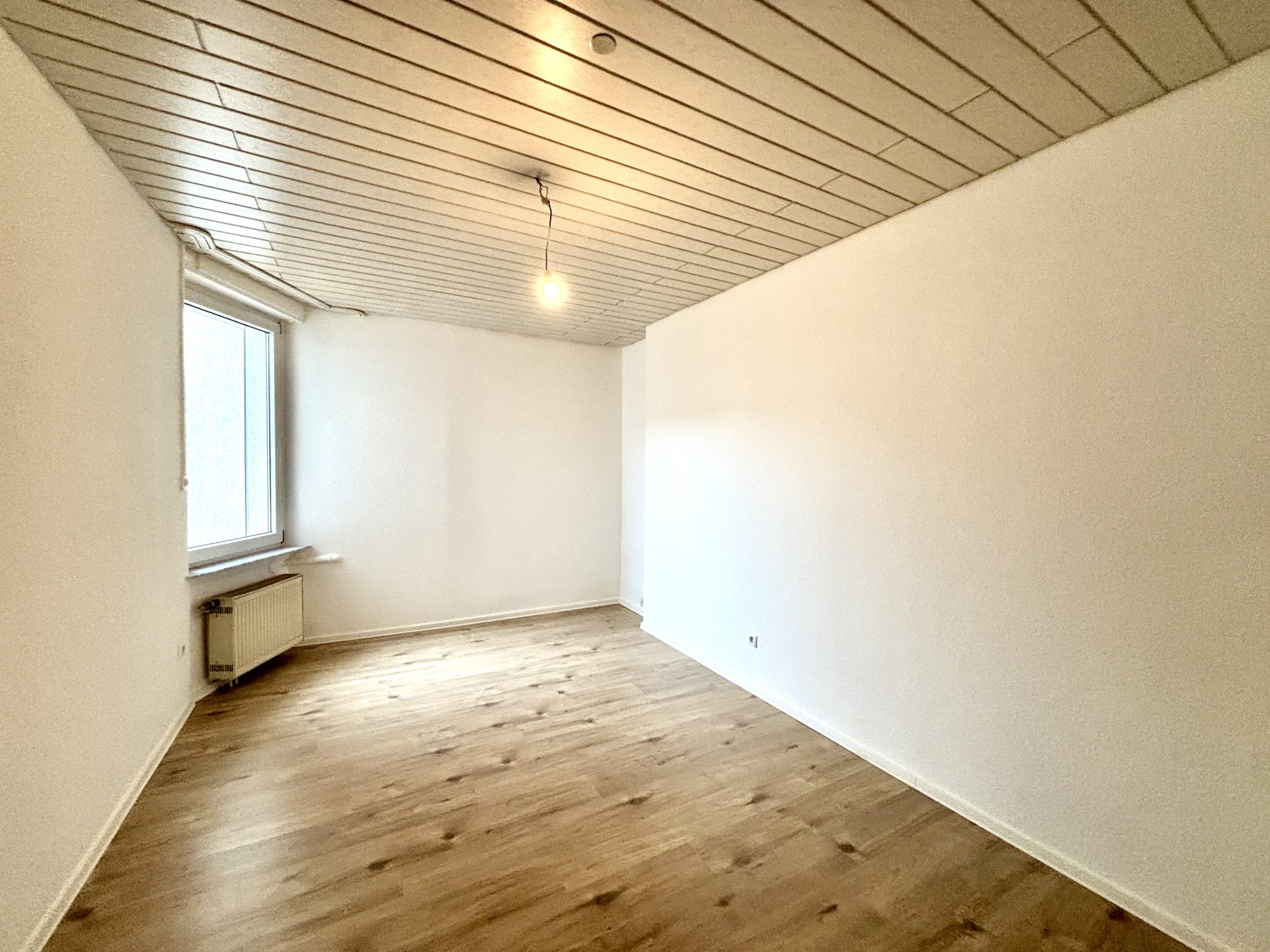 2LangSchlafzimmer Immobilienangebot - Karlsruhe - Alle - Gepflegte 2,5-Zimmer-Wohnung in begehrter Lage von Durlach