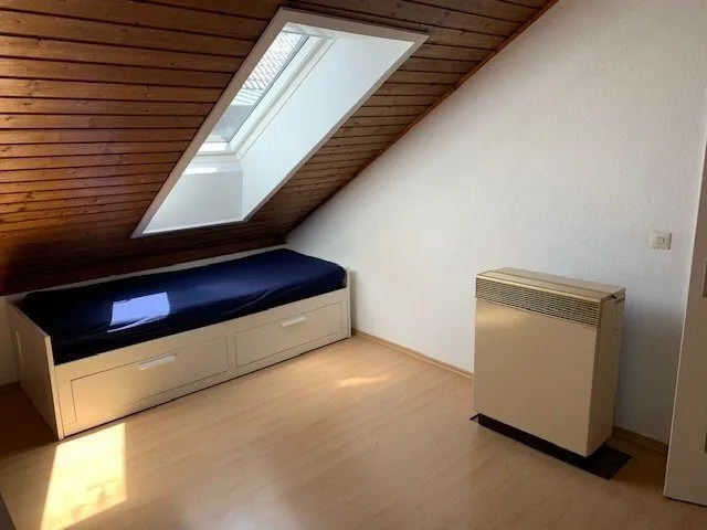 5LangZimmer Immobilienangebot - Karlsruhe - Alle - Helle, möblierte 1-Zimmer-Wohnung im schönen Weiherfeld zu vermieten