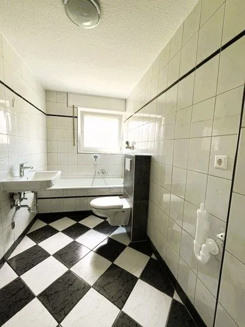 21LangBadezimmer Immobilienangebot - Rastatt - Alle - Erstbezug nach Renovierung: 3-Zimmer-Erdgeschosswohnung mit Balkon in Rastatt zu vermieten!