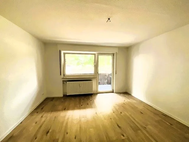 12LangWohnzimmer Immobilienangebot - Rastatt - Alle - Erstbezug nach Renovierung: 3-Zimmer-Erdgeschosswohnung mit Balkon in Rastatt zu vermieten!