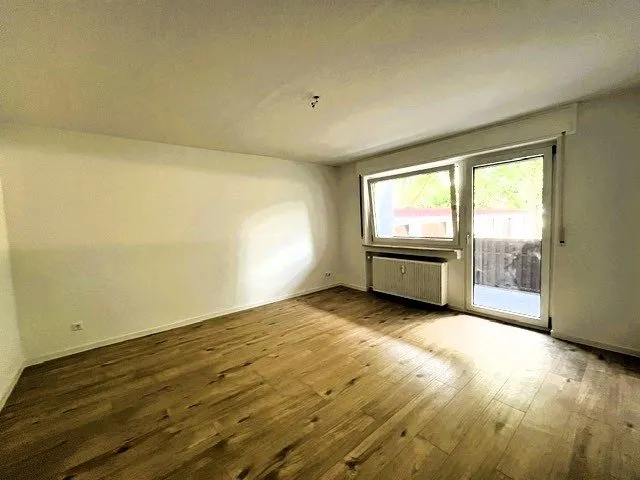 14LangWohnzimmer Immobilienangebot - Rastatt - Alle - Erstbezug nach Renovierung: 3-Zimmer-Erdgeschosswohnung mit Balkon in Rastatt zu vermieten!