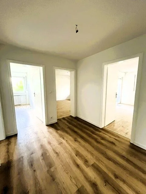 2LangFlur Immobilienangebot - Rastatt - Alle - Erstbezug nach Renovierung: 3-Zimmer-Erdgeschosswohnung mit Balkon in Rastatt zu vermieten!