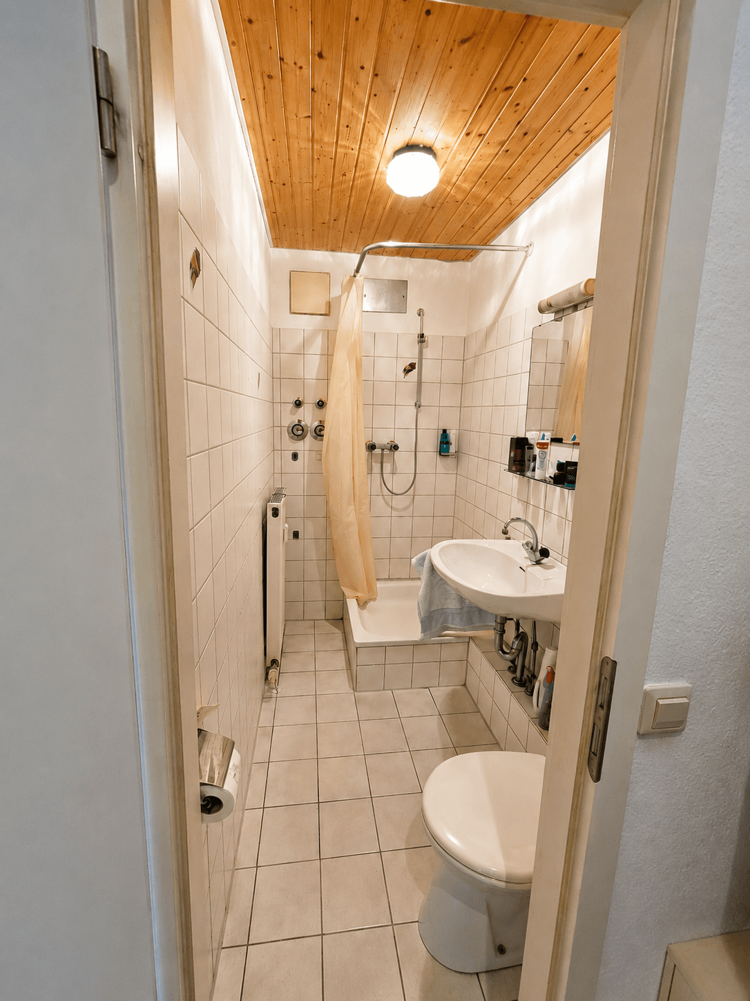 Immobilienangebot - Karlsruhe - Alle - Attraktive DG-Wohnung mit TG-Stellplatz – Interessante Kapitalanlage in der Karlsruher Südstadt