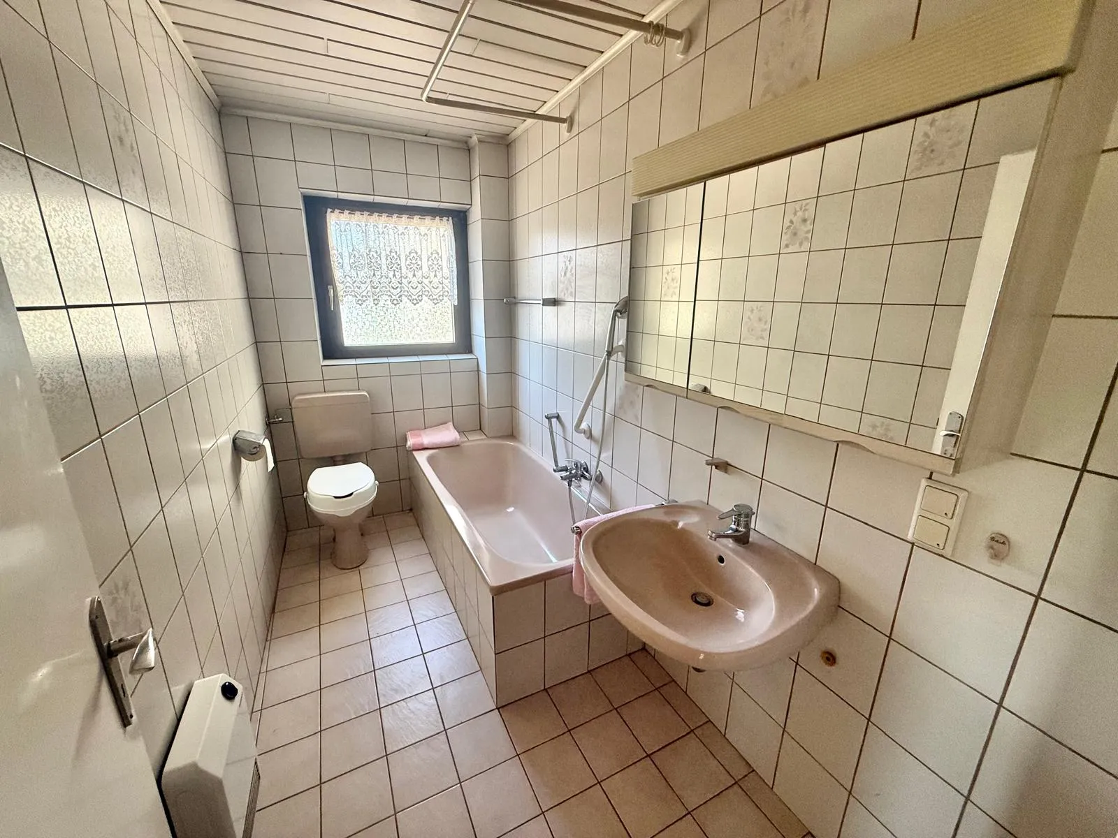 Immobilienangebot - Oberhausen-Rheinhausen - Alle - Seltene Gelegenheit: Großes Grundstück mit Bestandsimmobilie in Oberhausen-Rheinhausen