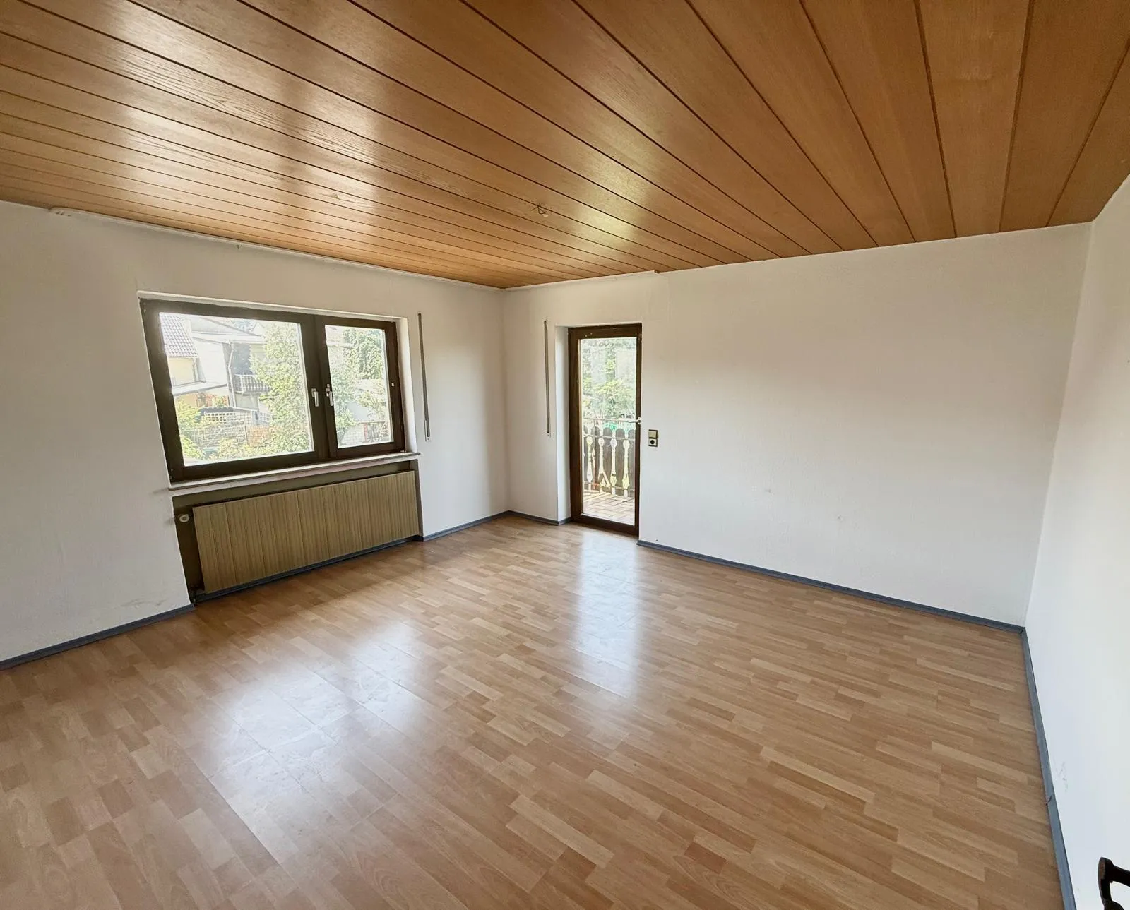 Immobilienangebot - Oberhausen-Rheinhausen - Alle - Seltene Gelegenheit: Großes Grundstück mit Bestandsimmobilie in Oberhausen-Rheinhausen