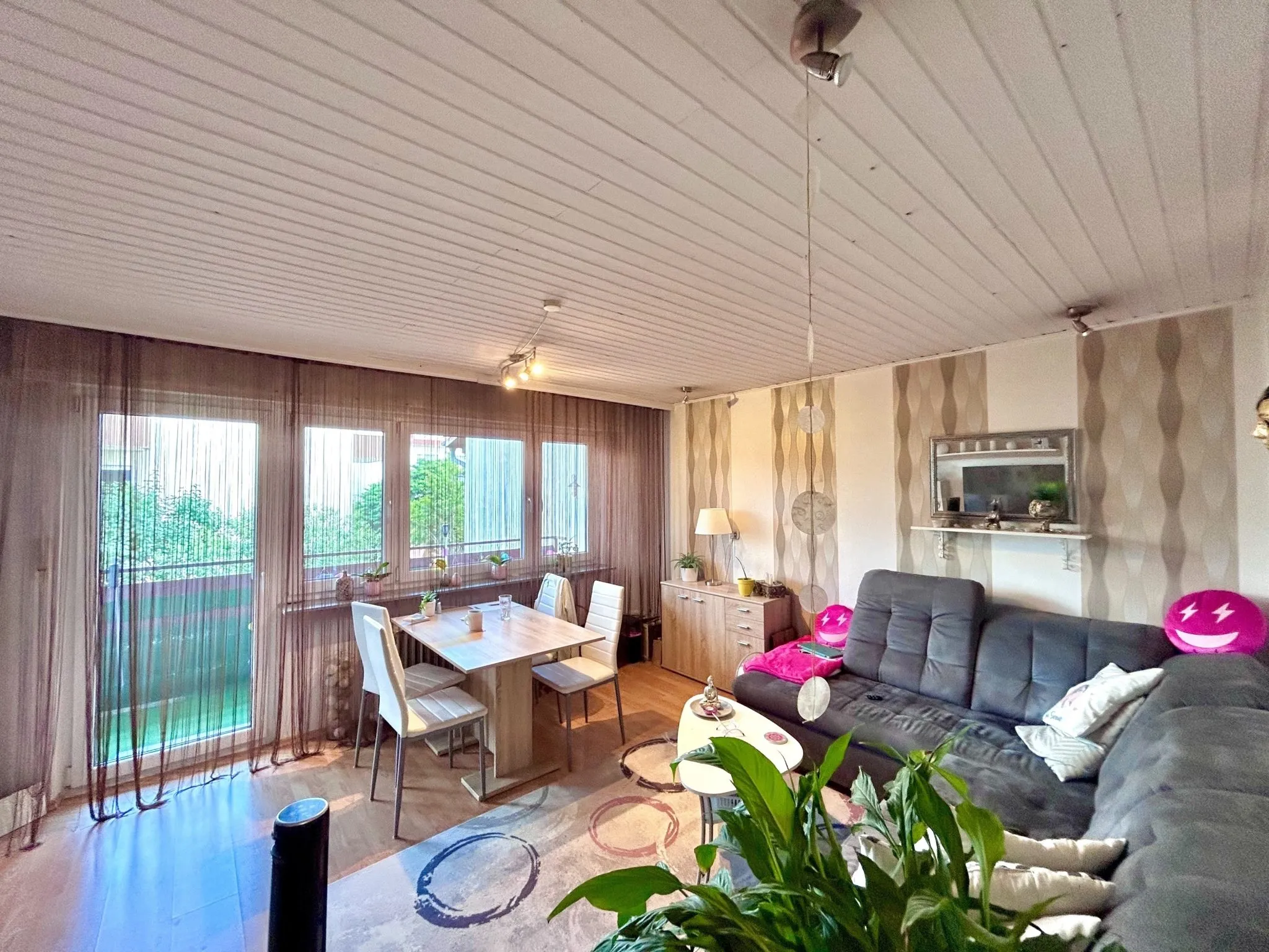 3LangWohnbereich Obergeschoss Immobilienangebot - Linkenheim-Hochstetten - Alle - Solides Zweifamilienhaus in ruhiger Lage – langjährig vermietet mit Entwicklungspotenzial
