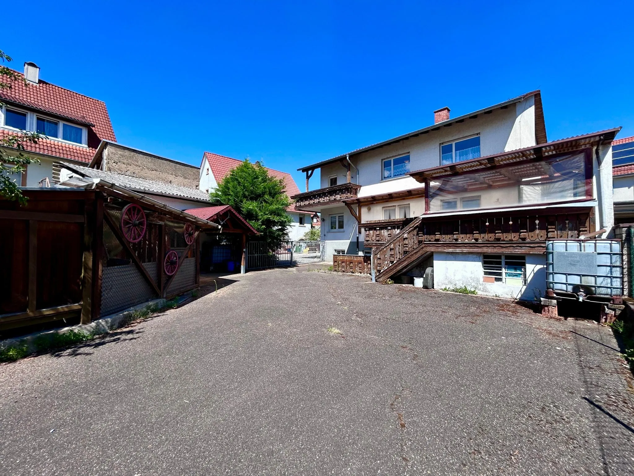 000KurzRückansicht Immobilienangebot - Wiesloch - Alle - Viel Platz und viele Möglichkeiten – Ein-/Zweifamilienhaus auf ca. 700 m² Grundstück