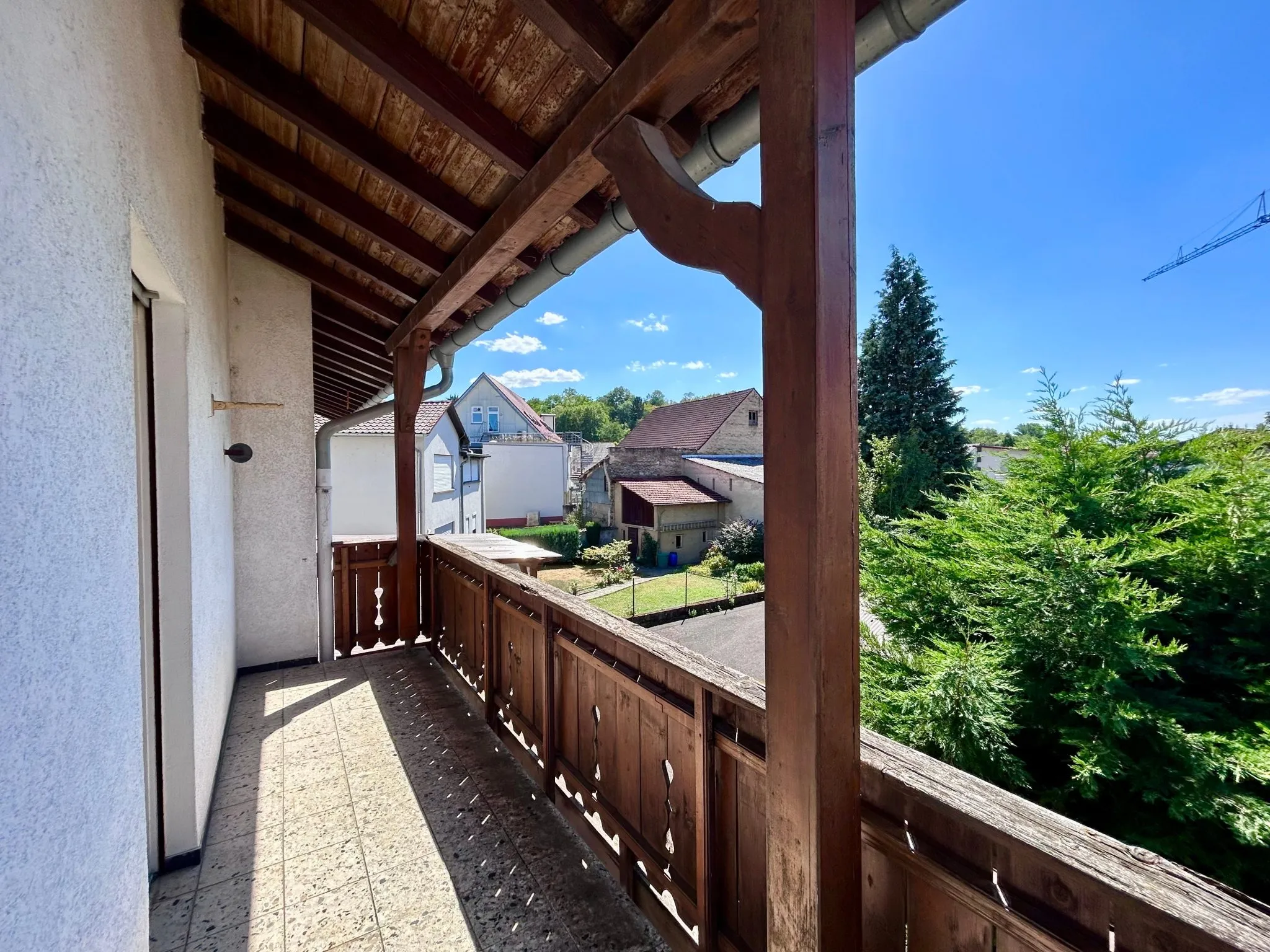 12LangBalkon Obergeschoss Immobilienangebot - Wiesloch - Alle - Viel Platz und viele Möglichkeiten – Ein-/Zweifamilienhaus auf ca. 700 m² Grundstück