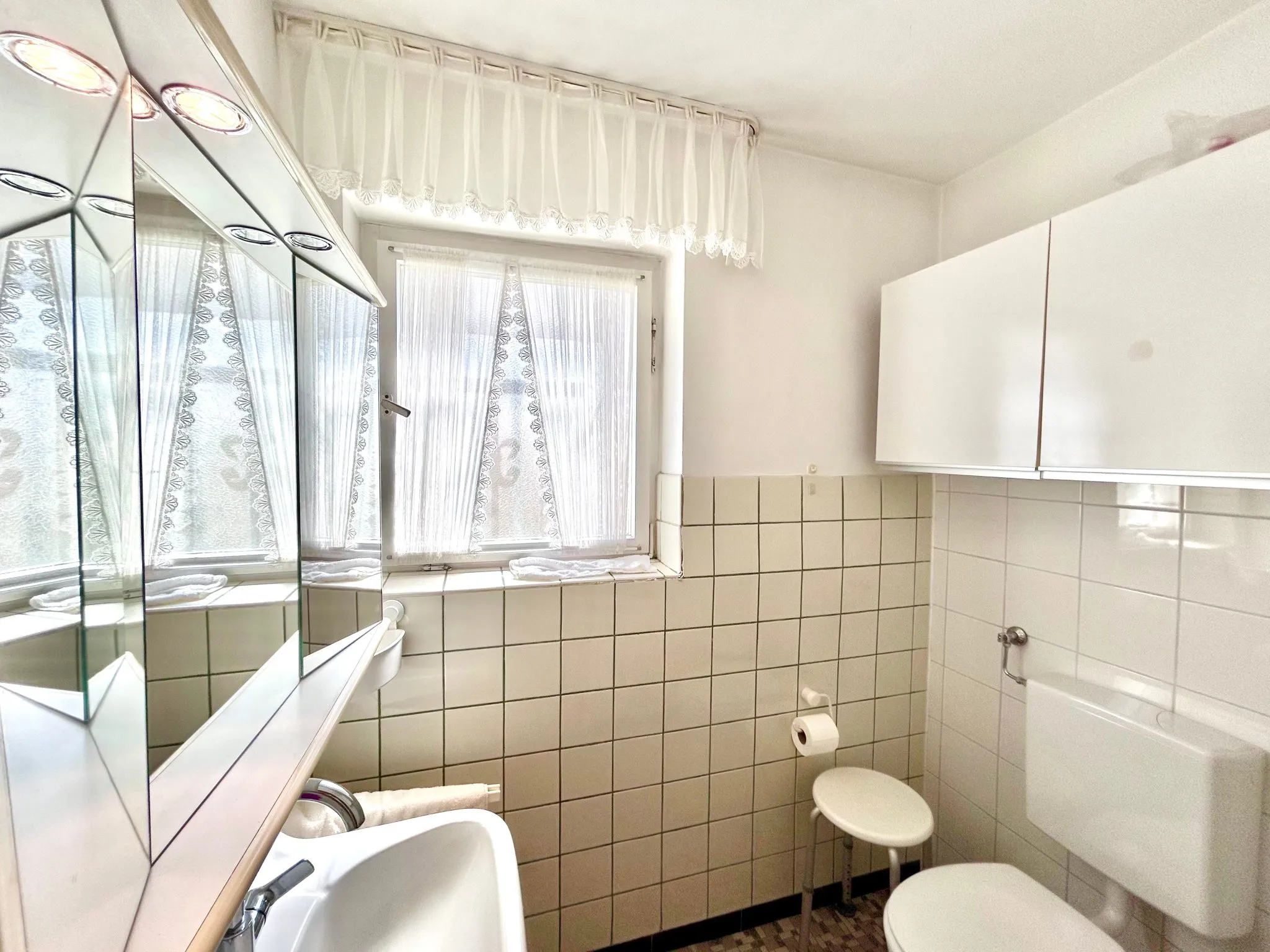 5LangGäste-WC Erdgeschoss Immobilienangebot - Wiesloch - Alle - Viel Platz und viele Möglichkeiten – Ein-/Zweifamilienhaus auf ca. 700 m² Grundstück