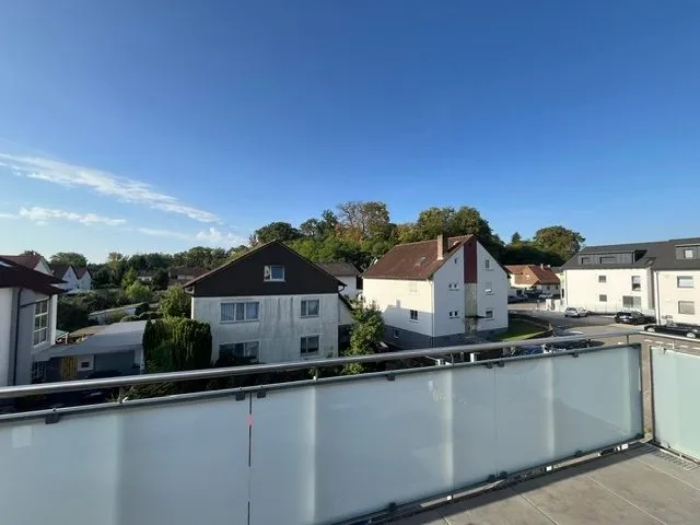 9LangBalkonaussicht Immobilienangebot - Wörth am Rhein - Alle - Moderne 4-Zimmer-mit Balkon und zwei KFZ-Stellplätzen in Wörth