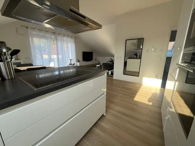 3LangWohn- u. Küchenbereich Immobilienangebot - Wörth am Rhein - Alle - Moderne 4-Zimmer-mit Balkon und zwei KFZ-Stellplätzen in Wörth