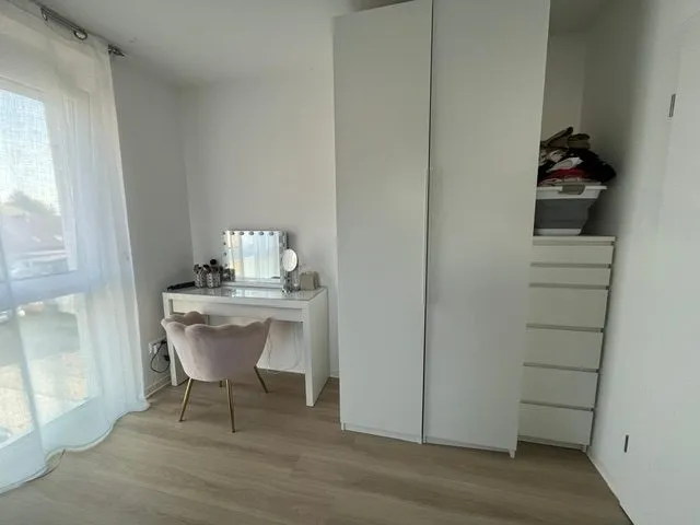 22LangSchlafzimmer Immobilienangebot - Wörth am Rhein - Alle - Moderne 4-Zimmer-mit Balkon und zwei KFZ-Stellplätzen in Wörth