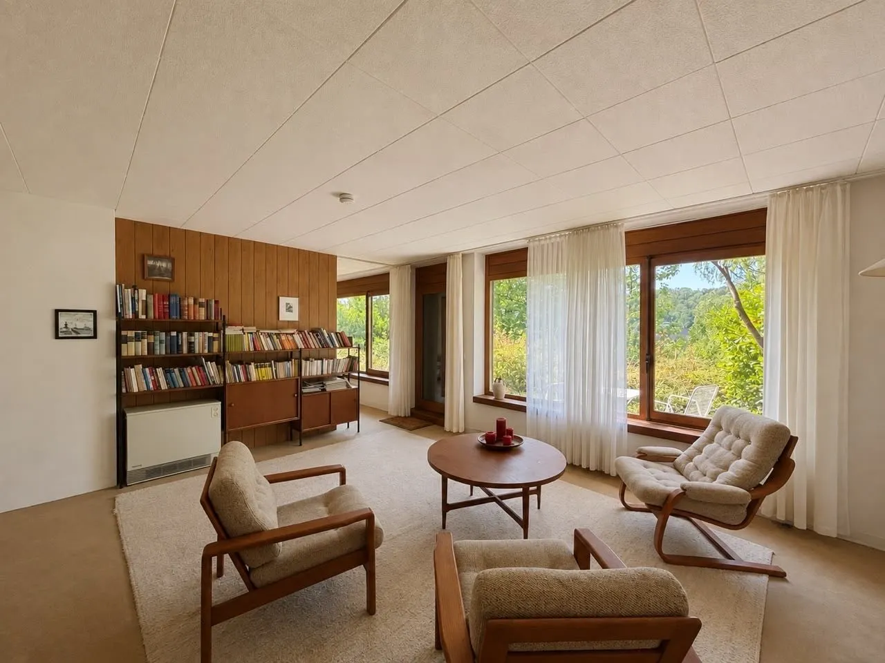 11LangWohnbereich im Gästeappartement (Hinweis: KI-überarbeitet) Immobilienangebot - Weingarten (Baden) - Alle - Ein Zuhause mit außergewöhnlichem Raumangebot – 228 m² Wohnen direkt an den Weinbergen