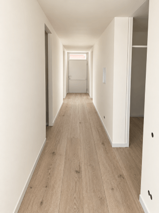 8LangFlur aus Blickwinkel Wohnzimmer(mit KI bearbeitet) Immobilienangebot - Karlsruhe - Alle - Wohnen über Karlsruhe – großzügige 4,5-Zimmer-Wohnung mit Westterrasse und Panoramablick
